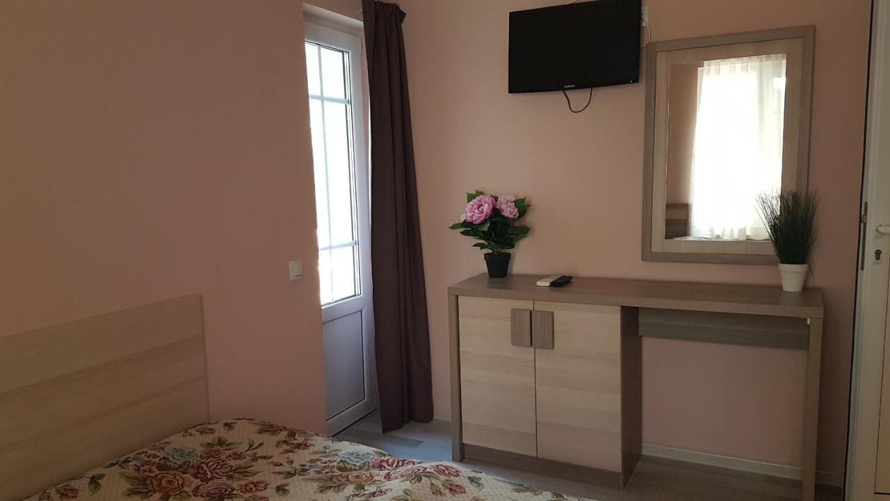 Къщата С Чешмата Apartment Veliko Tŭrnovo Exterior photo
