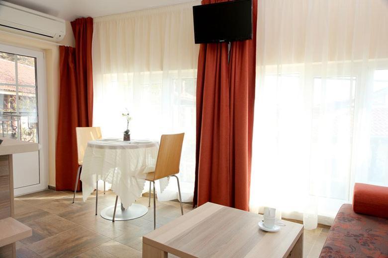 Къщата С Чешмата Apartment Veliko Tŭrnovo Exterior photo